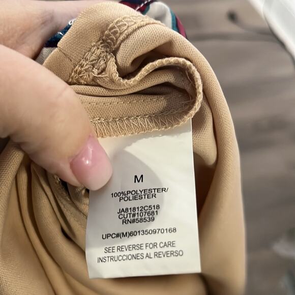 Speechless Green and Red Zigzag Print Roll Tab Sleeve Dress Size Medium - Picture 8 of 10